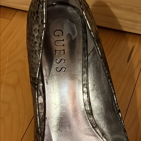 Guess Women's Snakeskin Pointed Toe Heel Stiletto Black US 6.5 - Picture 2 of 4